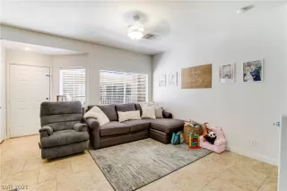 Photo #2: 2350053 Listing