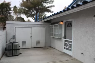 Photo #4: 2350064 Listing 