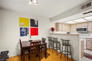 Photo #1: 2350067 Listing