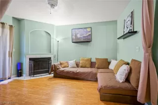 Photo #4: 2350067 Listing