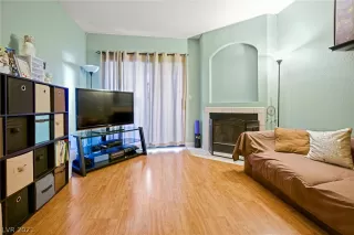 Photo #5: 2350067 Listing