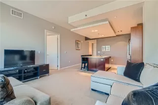 Photo #4: 2350072 Listing 