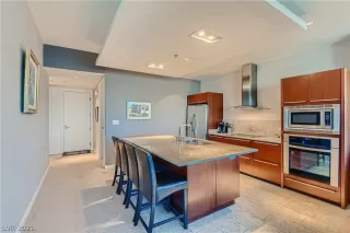 Photo #5: 2350072 Listing 