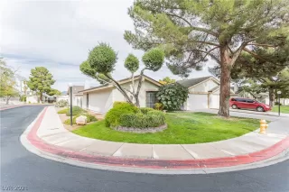 Photo #4: 2350079 Listing 