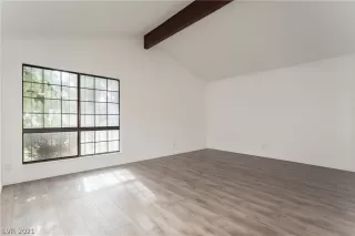 Photo #6: 2350079 Listing 