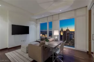 Photo #2: 2350090 Listing 