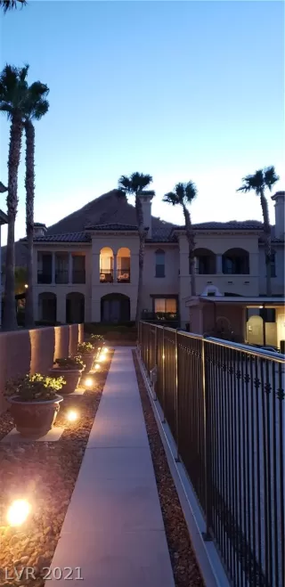 Photo #1: 2350105 Listing 