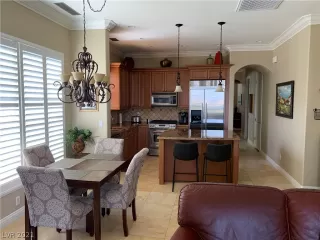 Photo #4: 2350105 Listing 