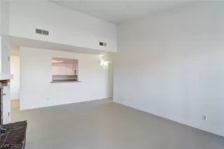 Photo #2: 2350108 Listing 