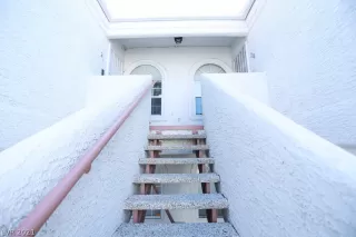 Photo #2: 2350117 Listing