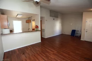 Photo #5: 2350117 Listing