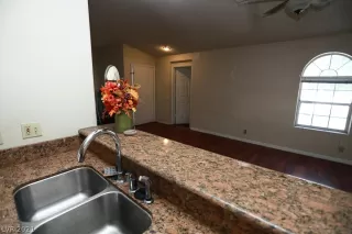 Photo #6: 2350117 Listing