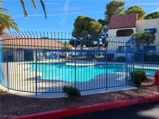 Photo #2: 2350125 Listing