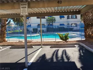 Photo #3: 2350125 Listing