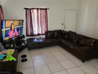 Photo #4: 2350125 Listing