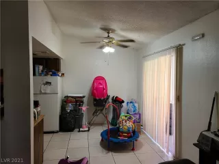 Photo #6: 2350125 Listing