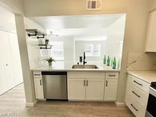 Photo #3: 2350155 Listing 