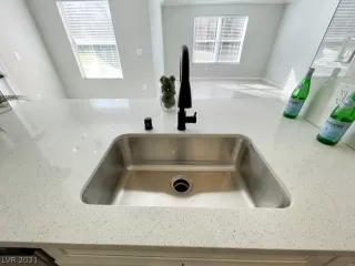 Photo #5: 2350155 Listing 