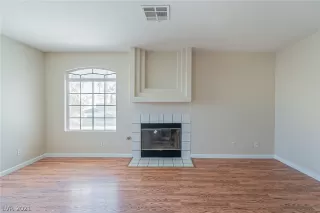 Photo #4: 2350173 Listing 