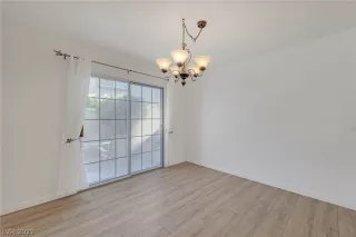 Photo #4: 2350194 Listing