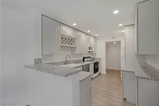 Photo #5: 2350194 Listing