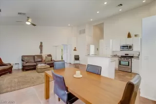 Photo #6: 2350207 Listing