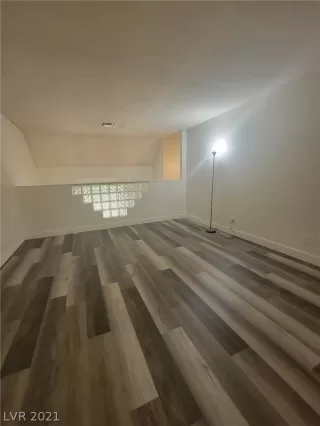 Photo #3: 2350217 Listing 