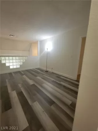 Photo #4: 2350217 Listing 