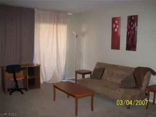 Photo #3: 2350237 Listing 