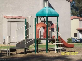 Photo #5: 2350237 Listing 