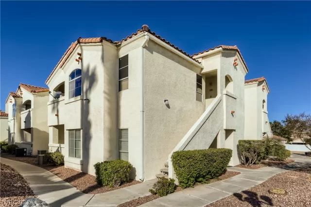 MLS: 2350246 Condo For Sale