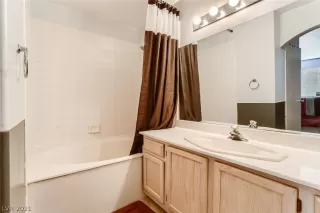 Photo #5: 2350246 Listing