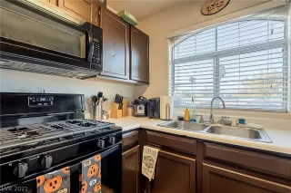 Photo #5: 2350277 Listing