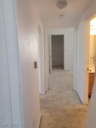 Photo #6: 2350280 Listing