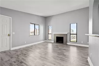 Photo #2: 2350284 Listing