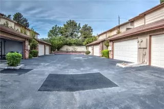 Photo #2: 2350318 Listing