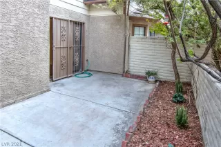 Photo #3: 2350318 Listing