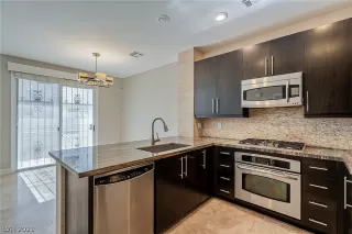 Photo #1: 2350351 Listing 