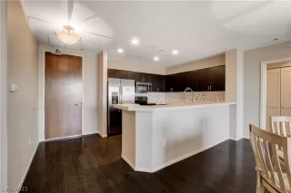 Photo #4: 2350353 Listing