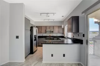 Photo #1: 2350354 Listing