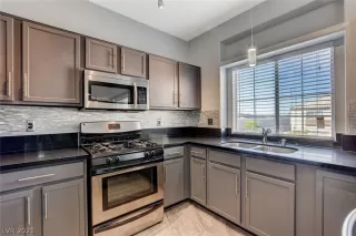 Photo #2: 2350354 Listing