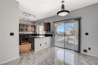 Photo #3: 2350354 Listing