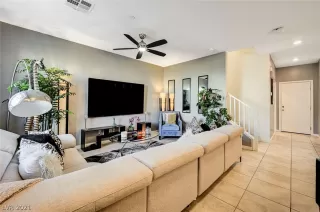 Photo #3: 2350361 Listing