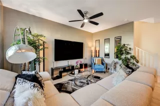 Photo #4: 2350361 Listing