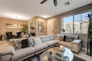 Photo #6: 2350361 Listing