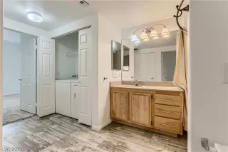 Photo #6: 2350393 Listing