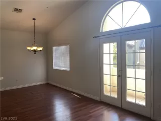 Photo #3: 2350404 Listing 