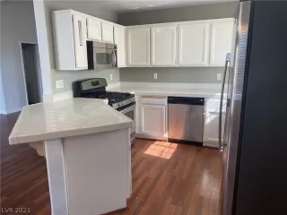 Photo #6: 2350404 Listing 