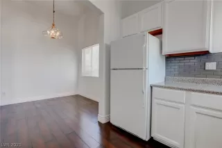 Photo #6: 2350410 Listing 