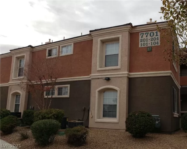 MLS: 2350437 Condo For Sale